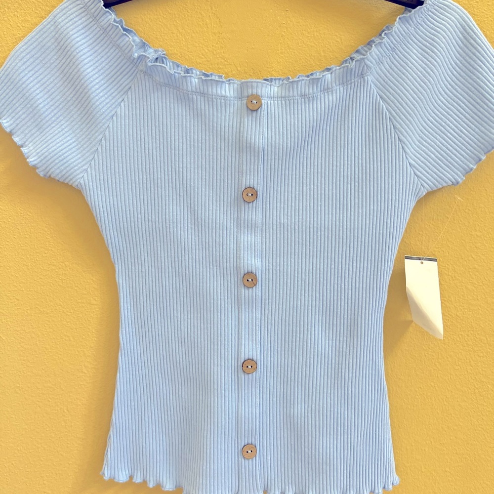 Beautiful blue form fitting shirt!!